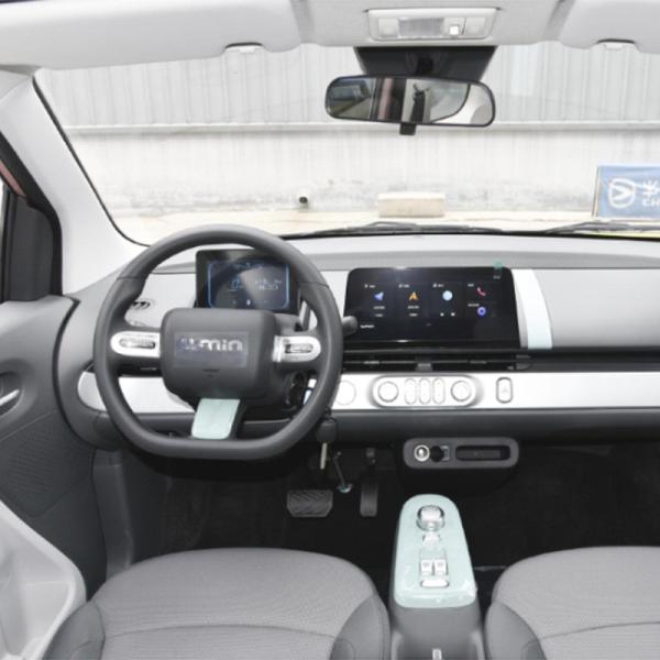 Voiture électrique à quatre roues