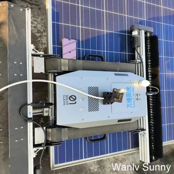 Limpeza de painéis solares de estilo Crawler para grande cobertura