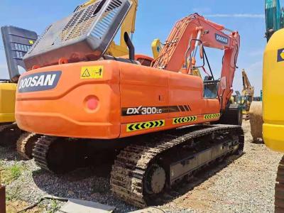 Quebrando a máquina escavadora usada DX300 With EFI Engine de Doosan do martelo