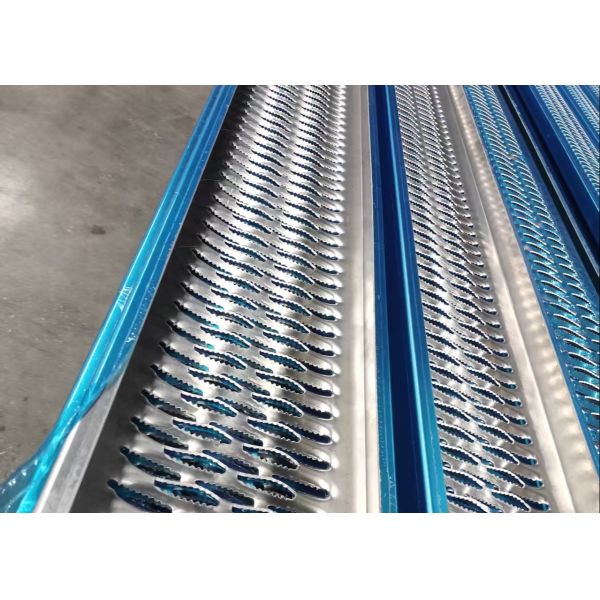 Hot Dipped Galvanised Grip Strut Perforated Metal Mesh Plank Grating In Silver
