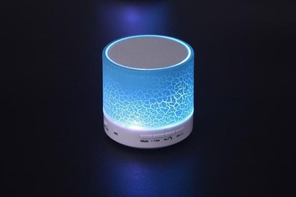 2018 trending products Mini Bluetooth portable gadgets ibastek Speaker with LED Light
