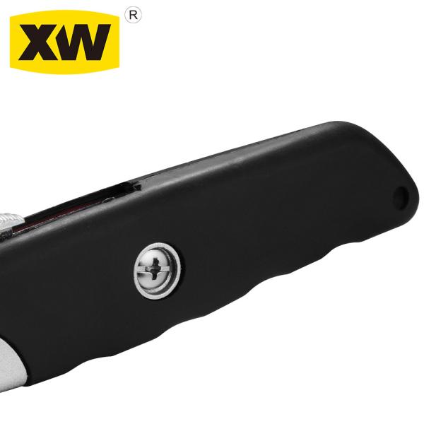 Precision Safety and Reliability Utility Knives Professional Industrial Grade  SX75N