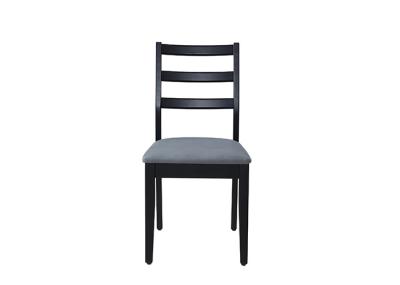 Cadeiras estofadas pretas simples e à moda da sala de jantar