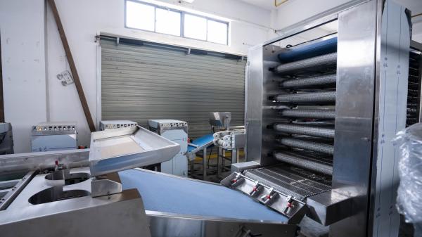 Chrome chapeou o equipamento de produção da tortilha com o Pieces/H do controle de temperatura 700 - 3000