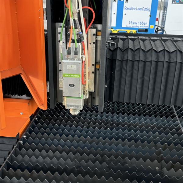 1kw 2kw 1000W 3000W 3015 板金ファイバーレーザーカッター切断機 レーザー源IPG / Raycus / Max