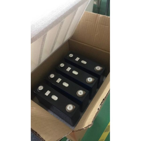 OEM ODM 100Ah Prismatic Cell 8000 Times Lithium Prismatic Cell