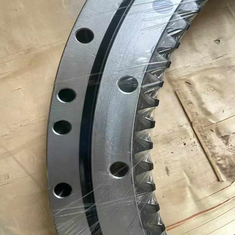 Komatsu PC56-7 Excavator Swing Bearing Slewing Ring Rust Resistant