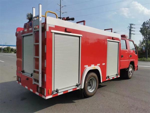 JMC 2T Mini Petit 3.56cbm Hauteur de jet 40m Réservoir d'eau Capacité 2+3 Hommes 4X2 Camion de pompier citerne