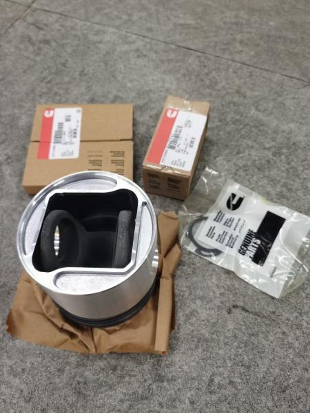 Cylinder Liner Piston Kit QSL8.9 Engine Spare Parts 4089644 3950549