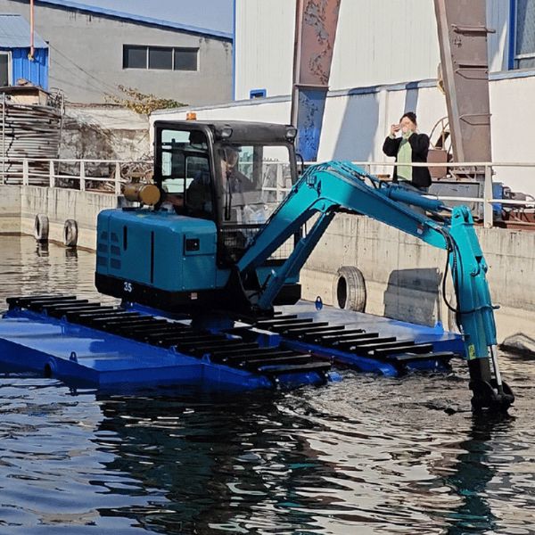 KEDA Multi-purpose Amphibious Excavator with Sealed Box-shaped Track Shoe and Advanced Hydraulic System