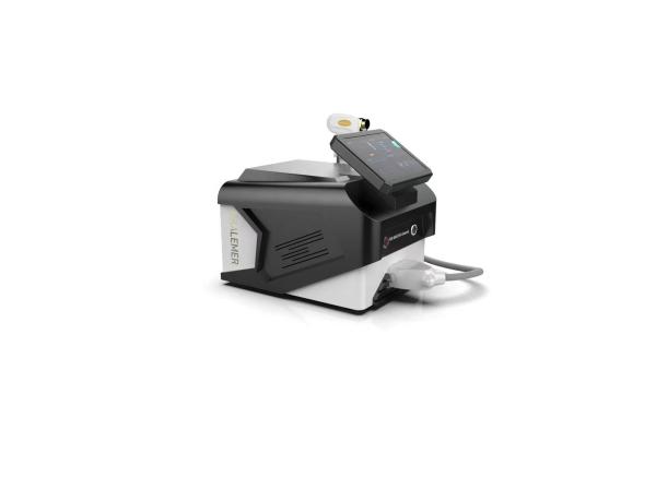 Portable Triple Wavelength Diode Laser , 100J Diode 808 Laser Hair Removal Machine