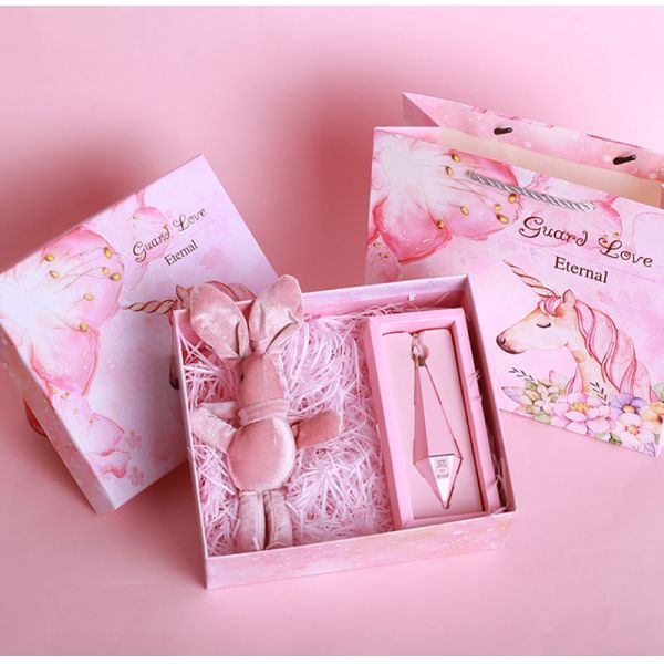 Paperboard Pink Magnetic Closure Gift Packing Box For Clothing Packaging Clamshell Design