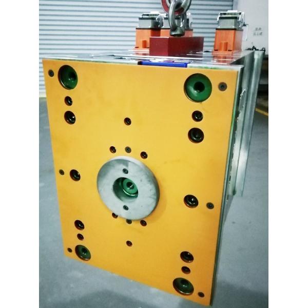 Mini Auto PP Plastic Ashtray S136 Hot Runner Injection Mold