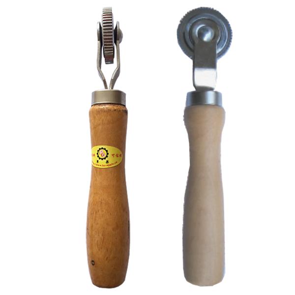 Car Tire Repair Tool Roller Car Wheel Repair With Wooden Handle