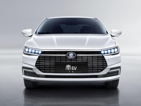 Plug In Hybrid Hatchback Qin BYD Full EV SUV Cars 5 Seater