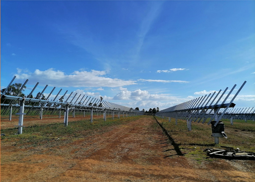 Кронштейн держателя вращая панели PV одна система слежения оси привода одной пункта солнечная