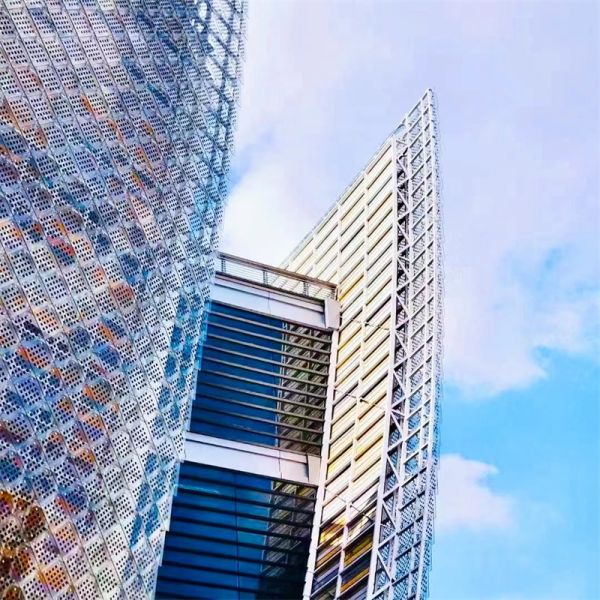 Different Thickness High-Performance Weather-Resistant BIPV Solar Glass for Modern Architecture