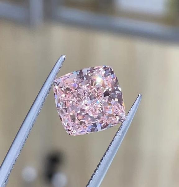 Os diamantes cor-de-rosa crescidos IGI do CVD do corte 2.0ct-2.5ct do coxim laboratório brilhante certificaram