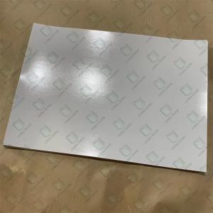 プレミアムパッケージングとラベル付けのための光り輝く滑らかな表面の100%ヴァージンパルス白色ガラシン紙