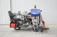 Voiture de marquage de ligne de route thermoplastique pour petits passagers équipée d'un réservoir de peinture de 400 kg