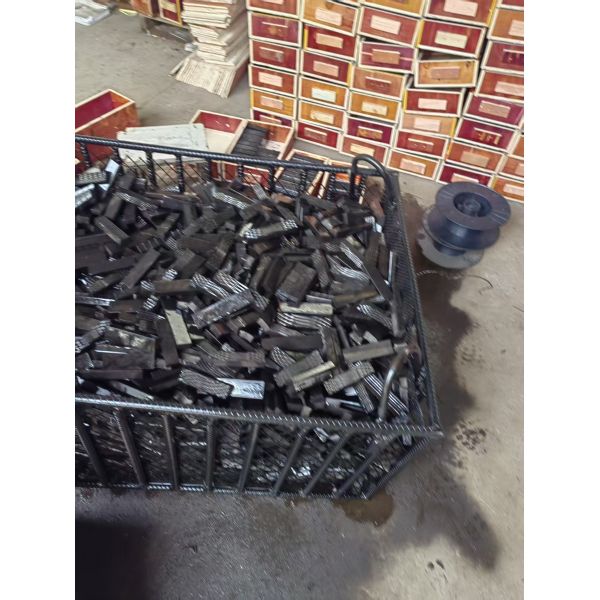 slip, slips, vice jaw strip, grip, grips for drill rod, jaw strip,