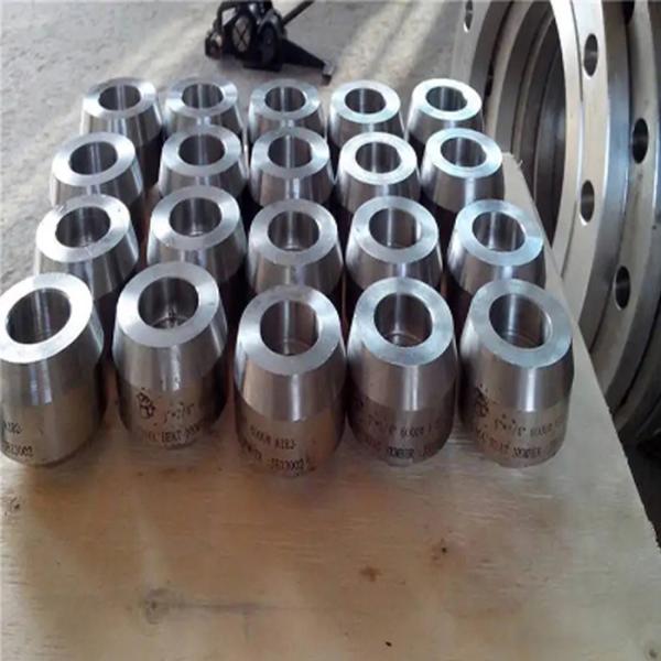 A234 WP11  Alloy Steel Socket Pipe Fittings Nipolets High Pressure  Rustproof