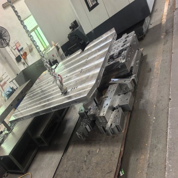 JIS Standard Precision Hot Forging Die Custom Size Injection Mold Base for Plastic Mould
