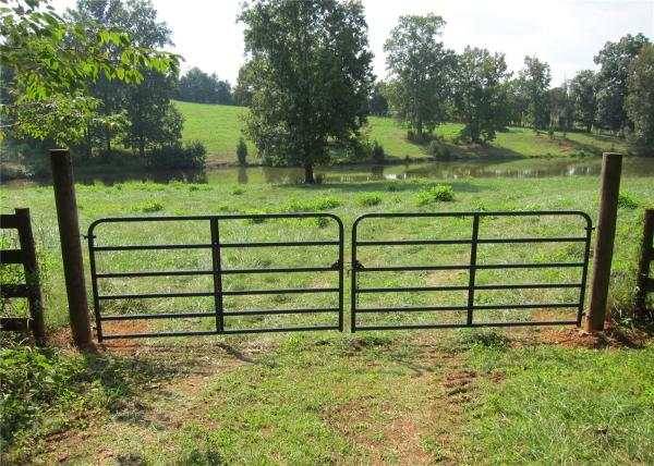 HOG GATE 1 3/4″ O.D. round tubular steel