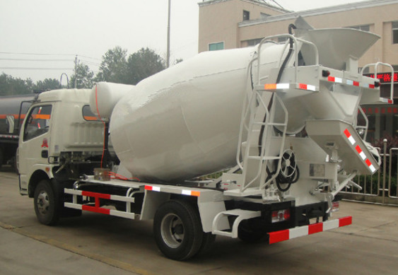 3m3 concrete mixer truck/small mixer/concrete transport truck/4X2/Cummins engine/cheap price