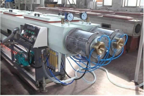 Linha plástica automática CE da extrusão da tubulação do PVC da extrusora de parafuso do gêmeo/ISO9001