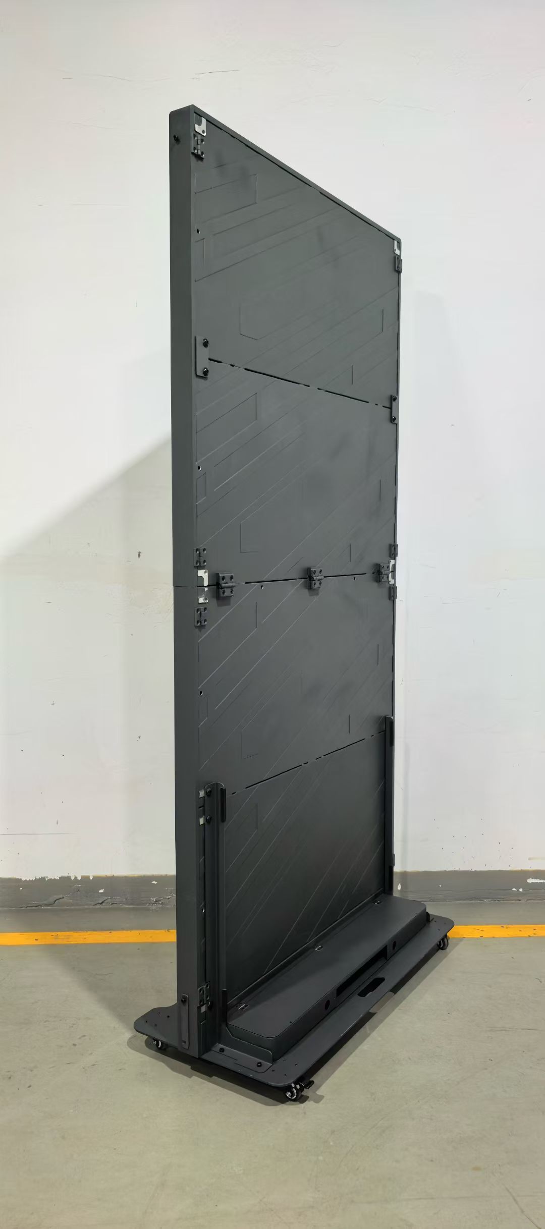 Foldable LED Display poster with P1.25/P1.53/P1.86/P2 /P2.5  Pixel Pitch 3840Hz Refresh Rate and Front Maintenance Design