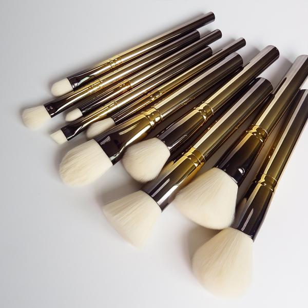 Latest Design Makeup Brush Gradient Plastic Handle Girls Daily Makeup Tools