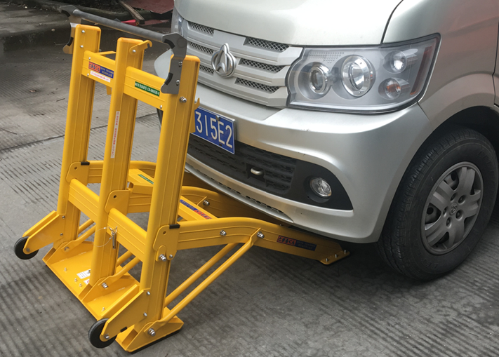 Lightweight 25kg Foldable Vehicle Security Barrier with Wheels for 8.7m Stopping Distance at 60km/h