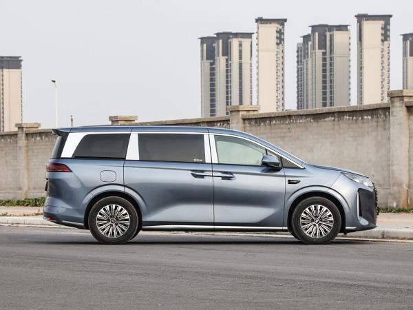 Export Fast Ship Luxury Made In China New Version Latest BYD Xia MPV New Car