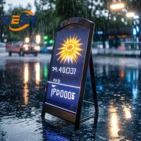 P2.5 Pixel Signage LED portable cadre métallique pour toutes les conditions météorologiques 4500Nits Luminosité 10 heures de vie de la batterie