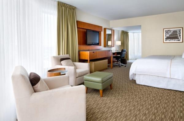 Contemporary Mahogany Panel Full Size Bed Hotel Furniture Set With Leather Chairs