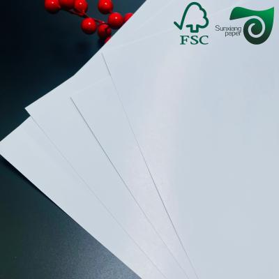 300 gm350 gm C2S papier brillant idéal pour l'impression magnétique couleurs vives finition lisse