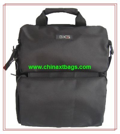 Soft vertical laptop shoulder bag, model CP-119