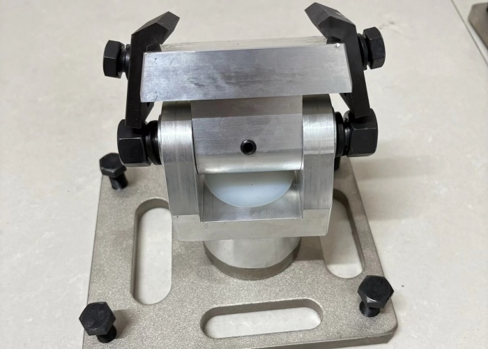 Heavy Duty Multi Track Compatible Adjustable Wall Saw Rail Support - Swivel Base