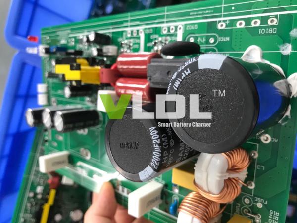 Aluminum Smart 60A 24V Lead Acid Battery Charger With Input Voltage 110V Or 230V