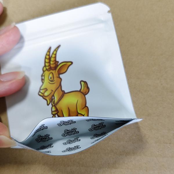 Odorless Stand Up Pouches For Toys Packaging With Customizable Flexograpvure And Digital Printing.