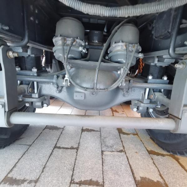 8×4 Drive Wheel Commercial Vehicle Dump Truck with Air Suspension Seat and 600L Fuel Tank