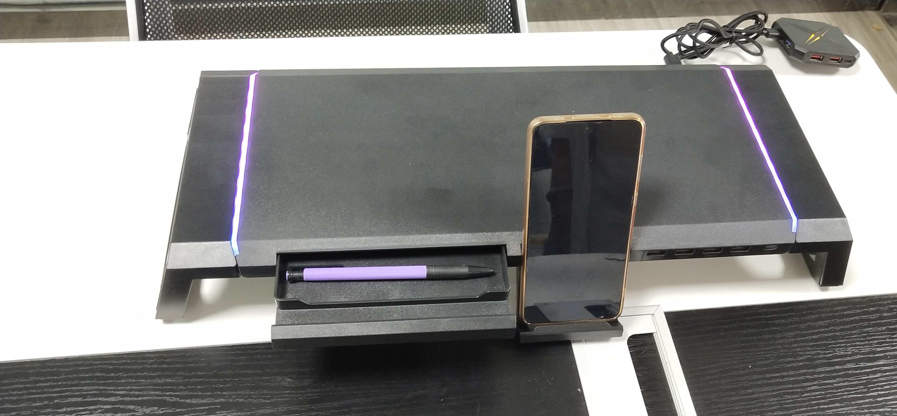 SECC Металлический монитор с USB3.0 хабом / беспроводной зарядкой