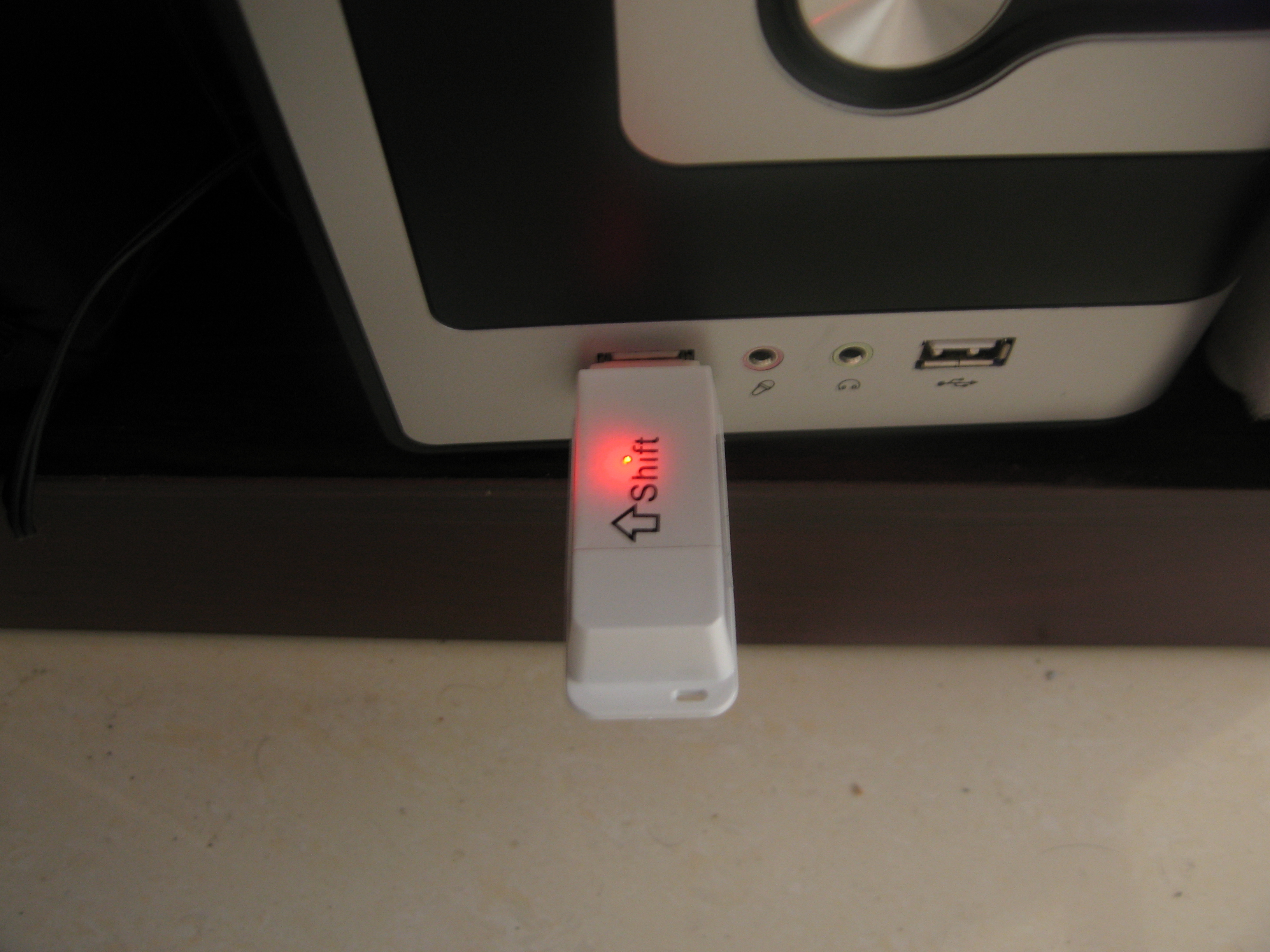 Hot Selling Multifunctional Portable Mini USB Charger 400mah Li-ion Battery