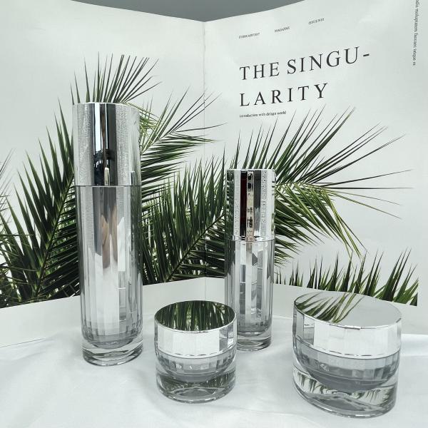 High End Cosmetic Pump Bottle Skincare Packaging 30ml Metallized