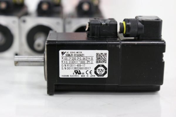 Yaskawa SGMJV-01A3A21 AC Servo Motor 0,84A 100W 3000RPM 200V NOVO