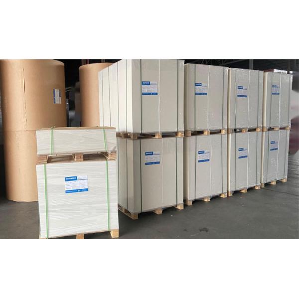 Art Paper Roll branco cartão branco 54inch largamente X 210m longos, 45 de 157gsm Art Paper Roll C2S - peso do rolo 50kg