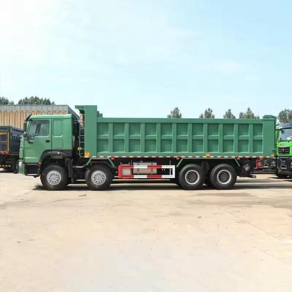 Used 371HP Sinotruck Dump Truck Heavy Truck Tubeless Tire Design 8*4 Left Hand Drive