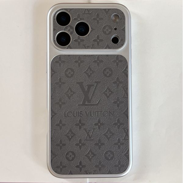 Instant Color-Changing Lambskin Embossed Case for 15-17pm