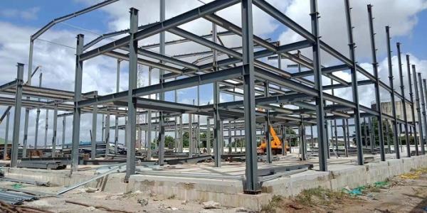4 - 60m Width Welding Steel Structure Workshop 5 - 6m Height Multi Color